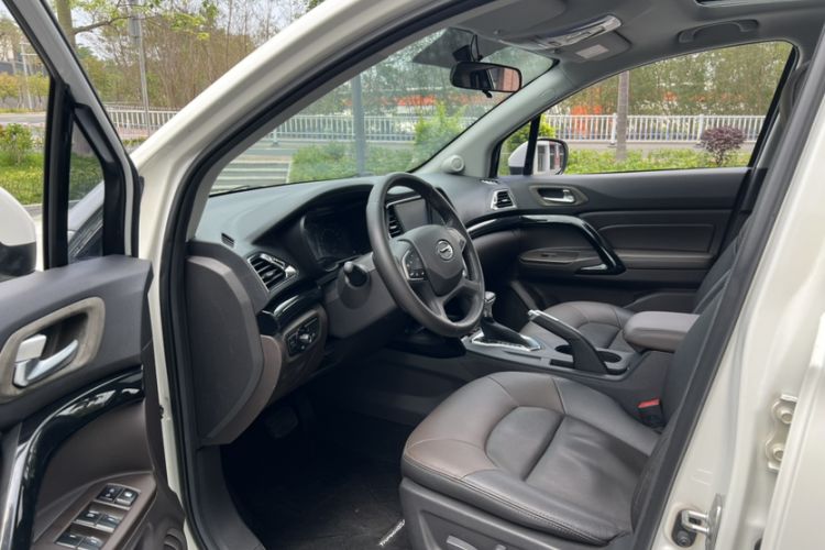 Used GAC Trumpchi GS4 2015 200T G-DCT Luxury Edition Interior 6