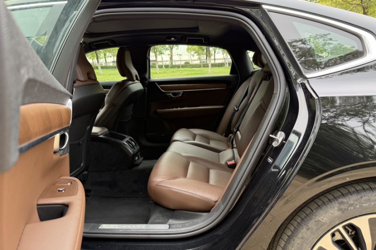 Used Volvo S90 2024 B5 Zhiyi Luxury Edition