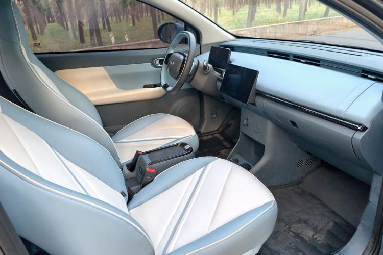 Used Chery QQ Little Ant 2024 Refreshed Version Youth Edition 321 km Beloved Edition 29.23 kWh Interior 5