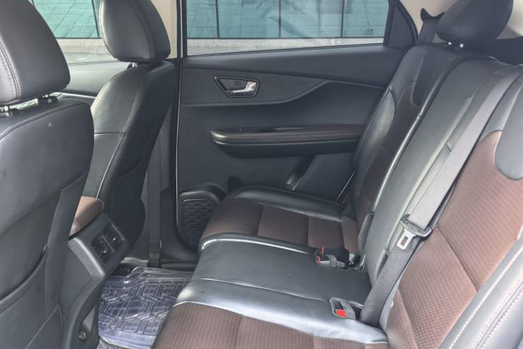 Used Dongfeng Fengon S560 2021 2.0L CVT Elite Version Interior 3