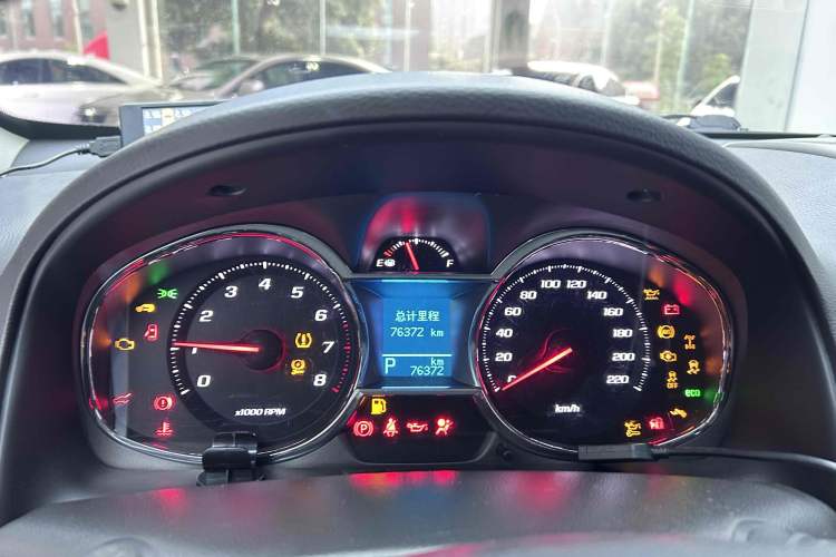 Used Chevrolet Captiva 2015 2.4L 4x4 Flagship Edition 7-Seater