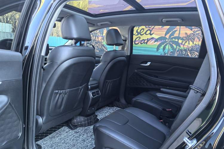 Used Hyundai Santa Fe 2023 Traveler 380T GDi Automatic Two-Wheel Drive GLX Elite Edition Interior 3