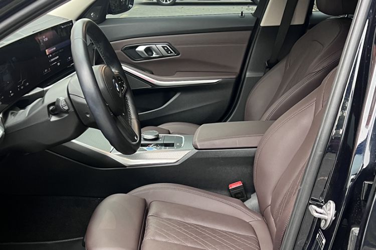 Used BMW i3 2023 eDrive 40 L Midnight Sports Package
