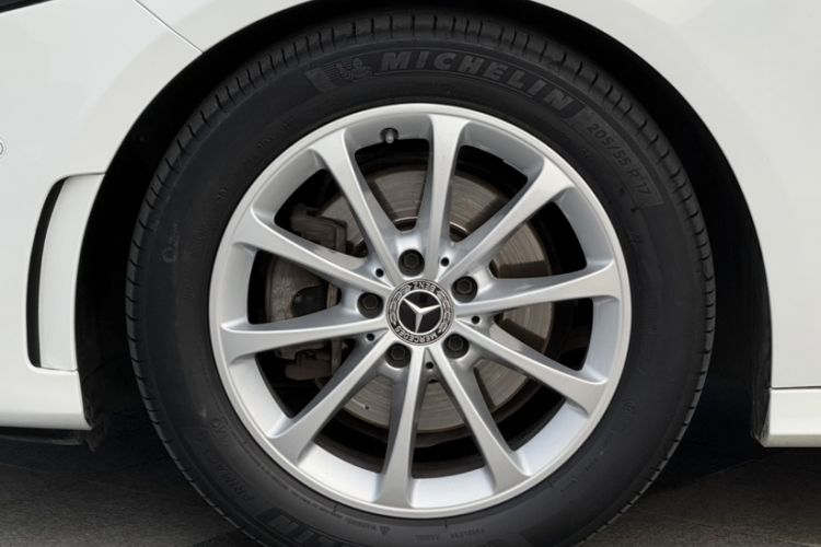 Used Mercedes-Benz A-Class 2021 A 200 L Sport Sedan Fashion Model
