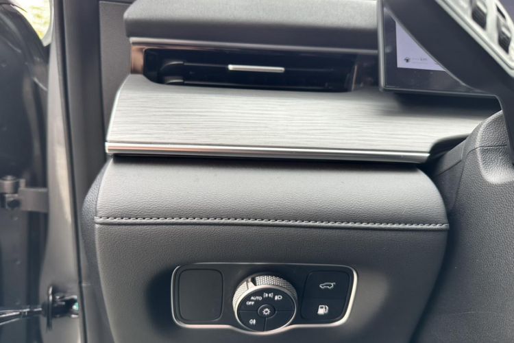 Used Fengyun T8 2025 1.5T 130 km Luxury Edition 5-Seater Interior 11