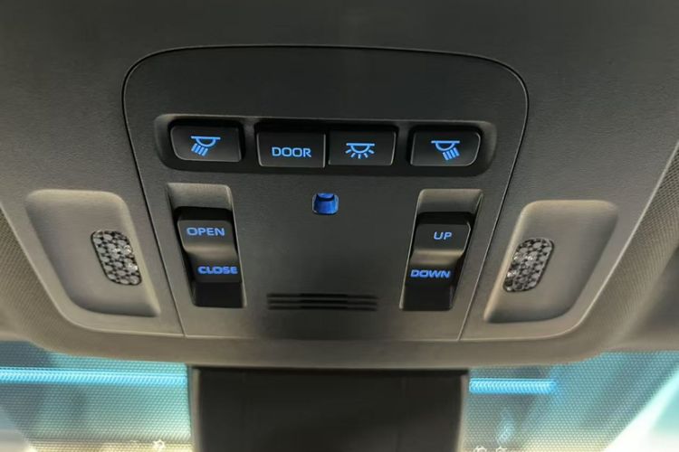 Used Toyota Avalon 2019 2.0L XLE Premium Edition China VI