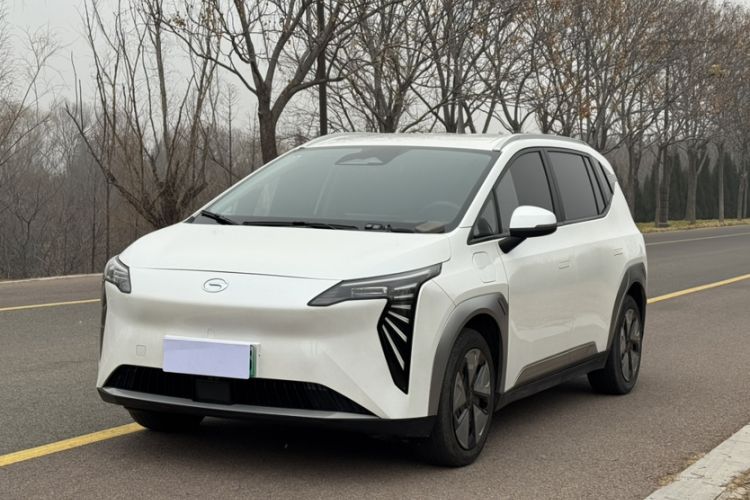 Used AION Y 2024 Younger