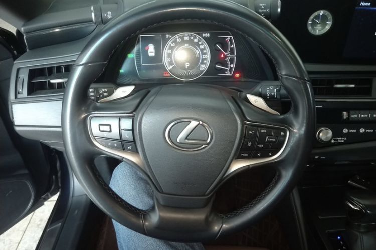 Used Lexus ES 2021 300h Excellence Edition