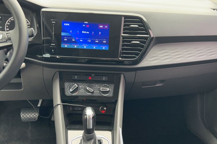 Used Jetta VS5 2019 280TSI Automatic Trend Model Audio And AC Panel