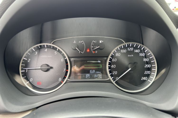 Used Nissan Sylphy 2016 1.6XV CVT Smart Enjoyment Version Odometer Close Up