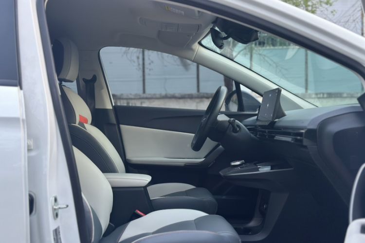 Used MG 4 EV 2023 415 km Range Sea-Faring Champion Edition Interior 10