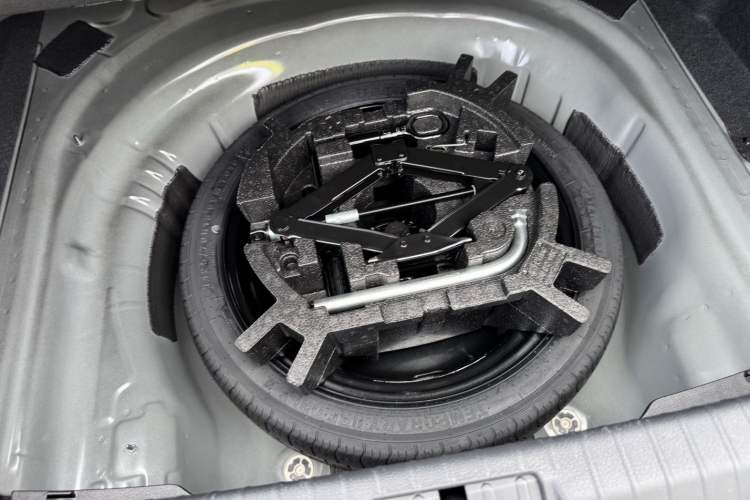 Used Volkswagen Magotan 2023 2 Million Units Limited-Edition 280TSI DSG Comfort Version Interior 12