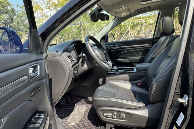 Used GAC Trumpchi GS8 2021 390T Two-Wheel-Drive Dark Knight Edition Interior 2