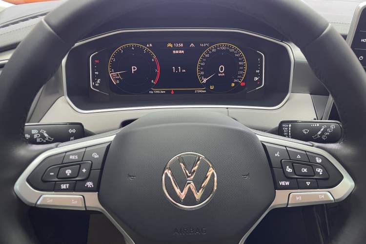 Used Volkswagen Tayron 2024 330TSI Two-Wheel Drive R-Line High-Energy Version Odometer Close Up