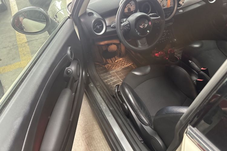 Used MINI MINI 2011 1.6L COOPER Fun