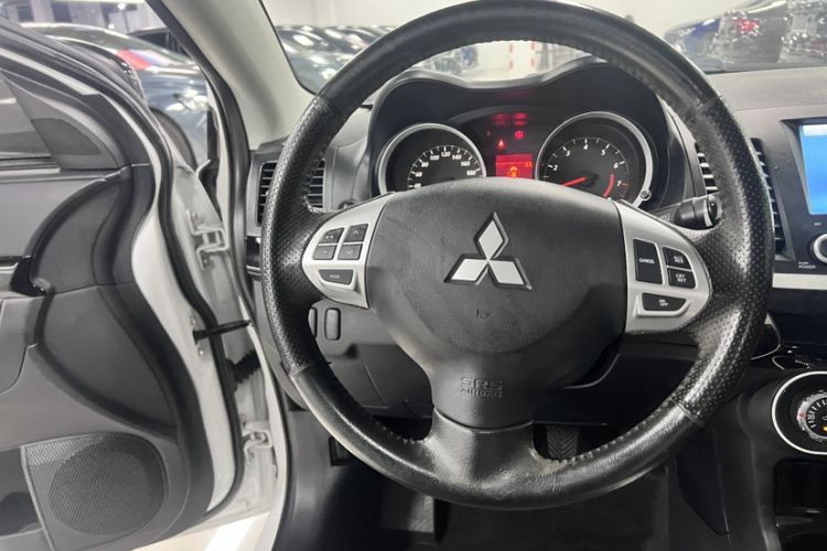 Used Mitsubishi Lancer EX 2016 1.8L Manual Black-and-White Retro Edition

