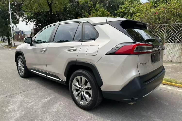 Used Toyota Wildlander 2022 2.0L CVT Two-Wheel Drive Luxury Edition