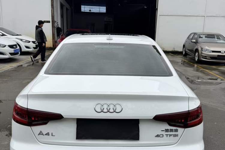 Used Audi A4L 2019 40 TFSI Fashion Edition China VI Emission Standard Exterior 3