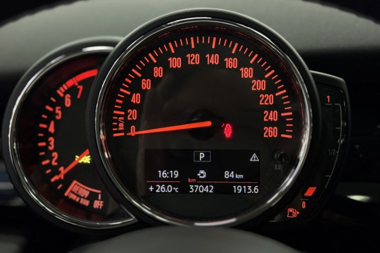 Used MINI 2018 1.5T ONE PLUS Five-Door Edition Odometer Close Up