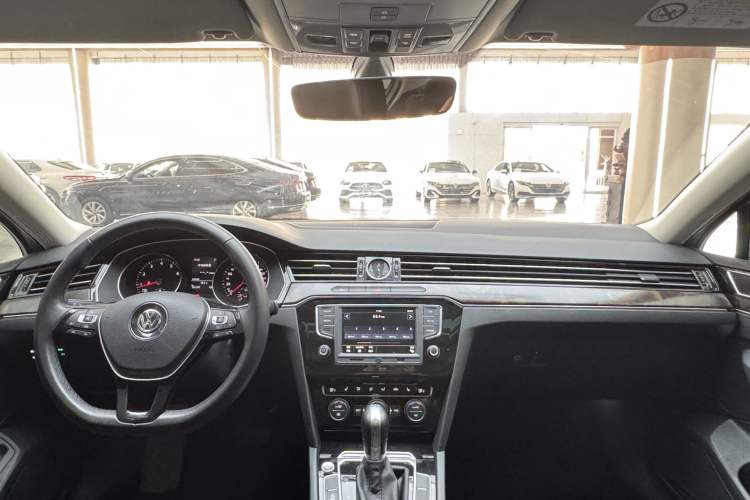 Used Volkswagen Magotan 2017 330TSI DSG Luxury Model
