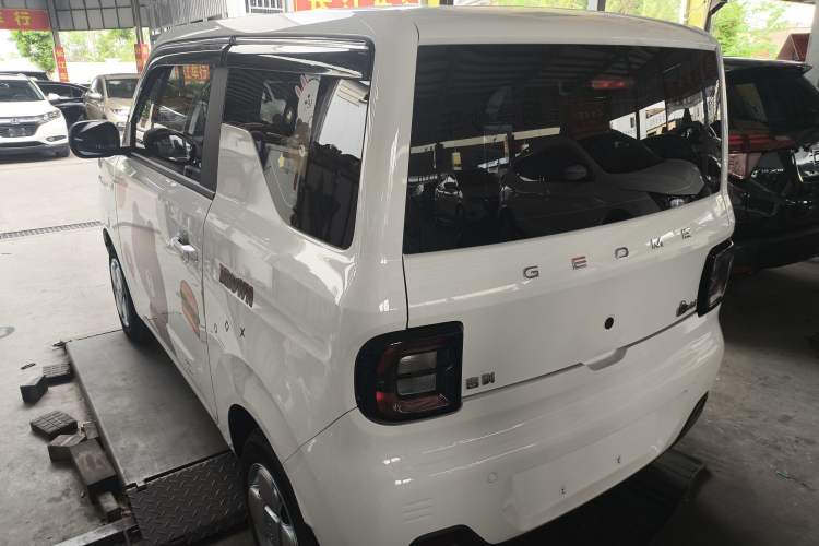 Used Geely Galaxy Panda 2023 Panda Mini 200km Endurance Bear Exterior 1