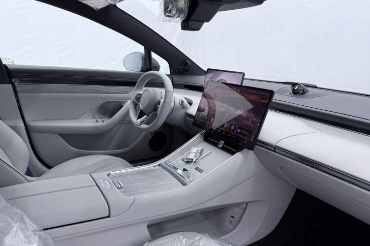 Used Hima Luxeed S7 2024 Pro Model
