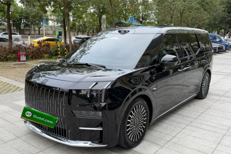 Used Zeekr 009 2024 7-Seater Aisle Version 108 kWh