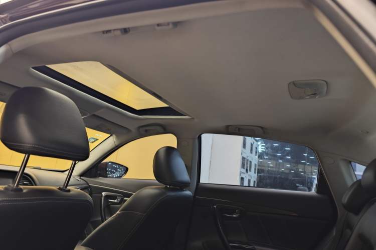 Used GAC Trumpchi GA6 2015 1.8T DCT Luxury Navigation Model Headliner