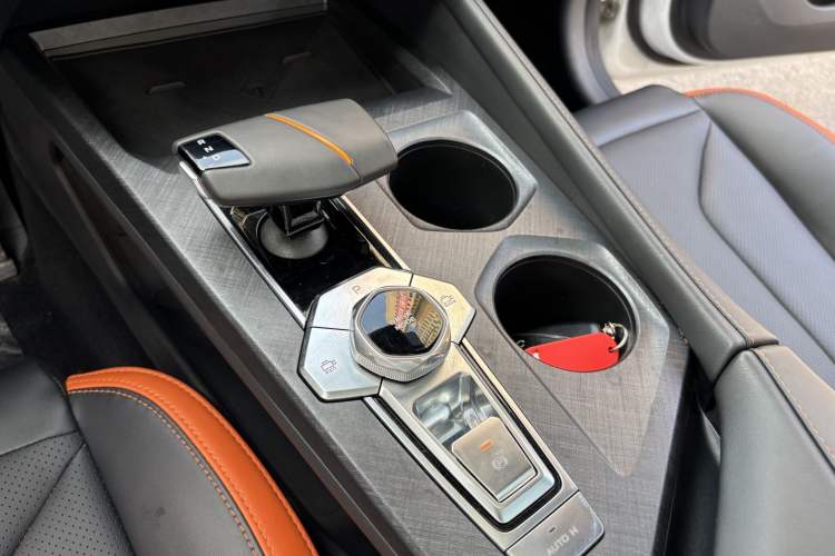 Used Changan UNI-V 2023 1.5T Prestige Model
