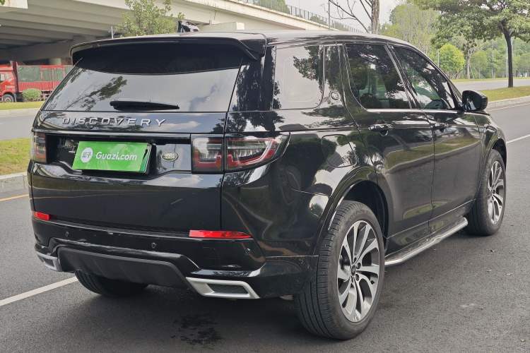 Used Land Rover Discovery Sport New Energy 2022 Facelifted P300e Plug-in Hybrid Electric Version Exterior 4