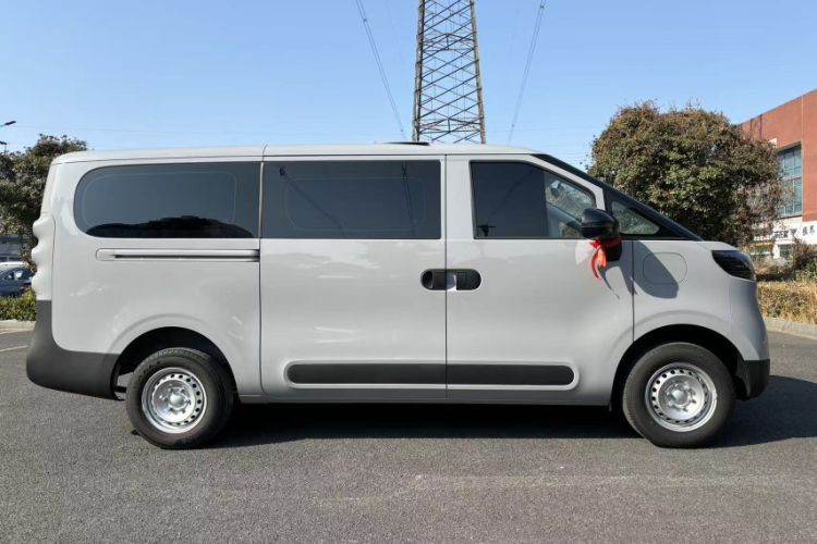 Used SAIC MAXUS Dana V1 2025 V1+ Short Wheelbase Low-Roof Multi-Function Version (42 kWh)