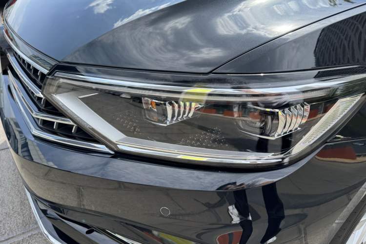 Used Volkswagen Magotan 2023 2 Million Units Limited-Edition 280TSI DSG Comfort Version Exterior 10