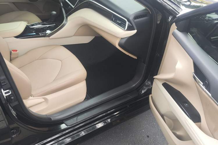 Used Toyota Camry 2019 2.0E Elite Edition China VI Standard Interior 3