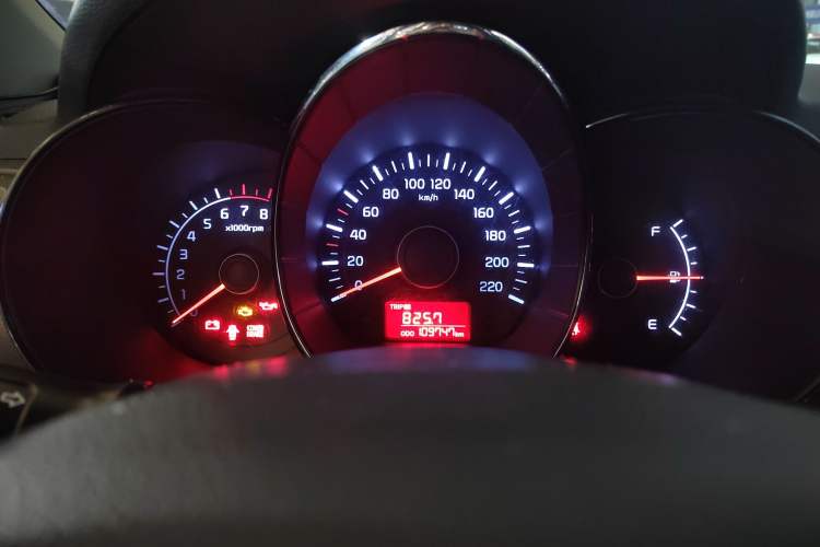 Used Kia K2 2012 Sedan 1.4L MT GLS Commemorative Edition
