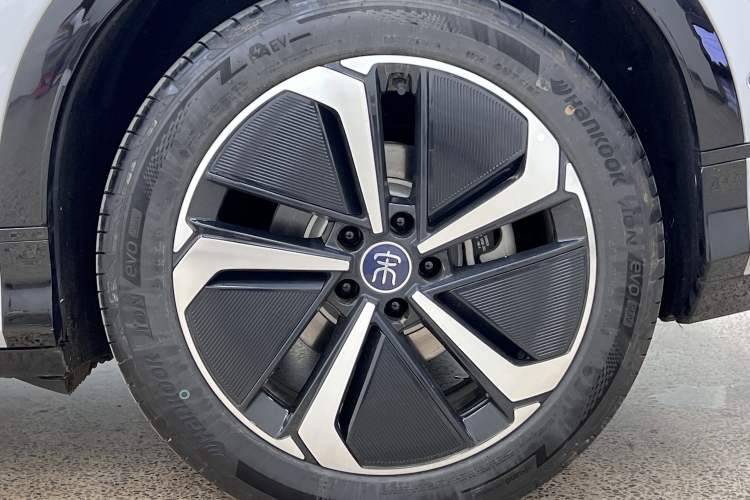 Used BYD Song L EV 2025 662 km Advanced Intelligent Driving Version
