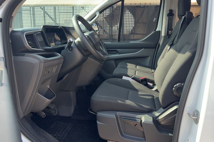 Used Ford Transit 2023 2.0T Diesel Manual Multifunction Commercial Vehicle Short Wheelbase Low Roof 5/6 Seats
