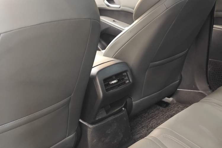 Used BYD Qin PLUS 2025 DM-i Smart Drive 55KM Leading Model Interior 7