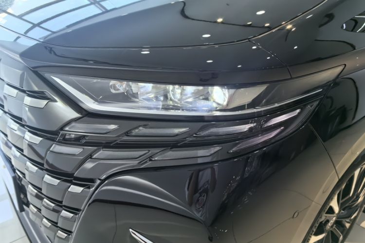 Used Toyota Alphard 2024 Dual-Engine 2.5L Deluxe Edition