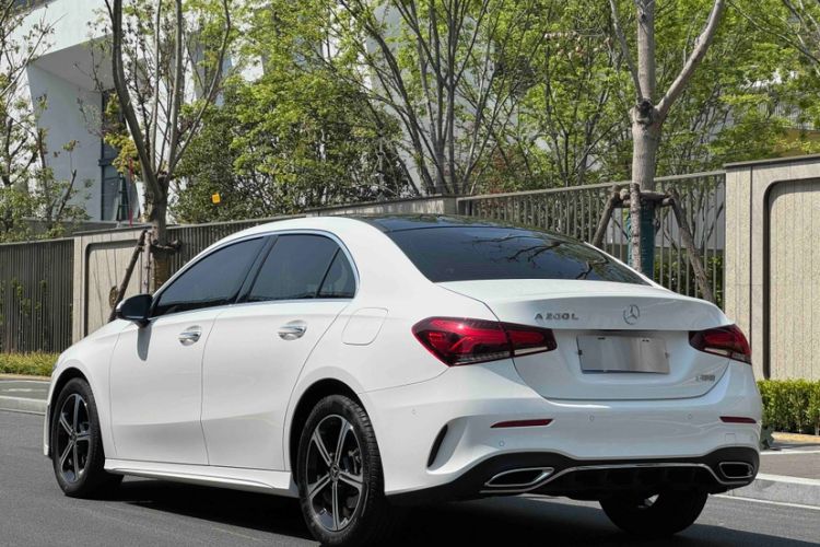 Used Mercedes-Benz A-Class 2022 Revised Version A 200 L Sport Sedan Fashionable Style