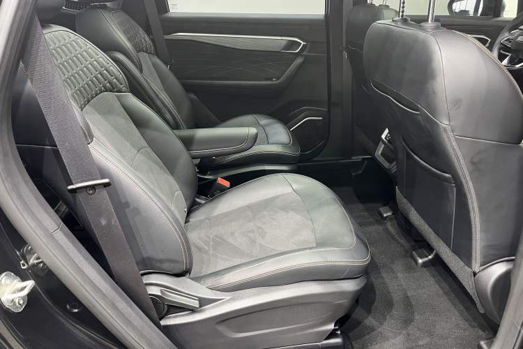 Used Geely Auto Haoyue L 2025 2.0T DCT Luxury Edition