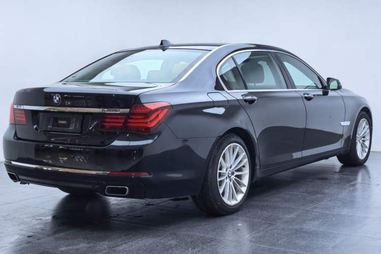 Used BMW 7 Series 2014 730Li Premium Edition Exterior 3