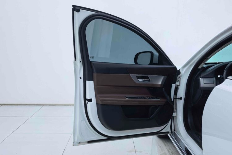 Used Jaguar XFL 2018 XFL 2.0T 250 PS Luxury Edition