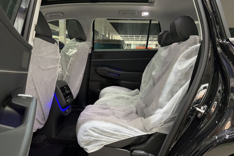 Used Volkswagen Teramont 2025 Tiguan Pro 450TSI 4Motion Crosswind Edition
