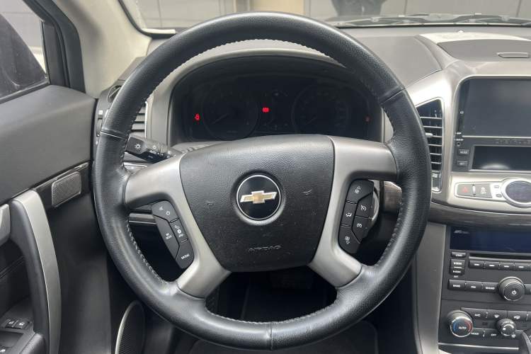 Used Chevrolet Captiva 2014 2.4L 4x4 Flagship Edition 7 Seats
