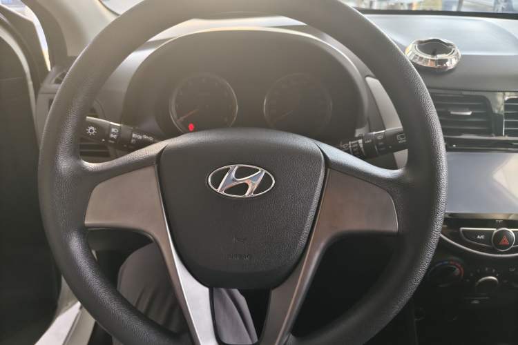 Used Hyundai Verna Ray 2014 1.4L Automatic GLX
