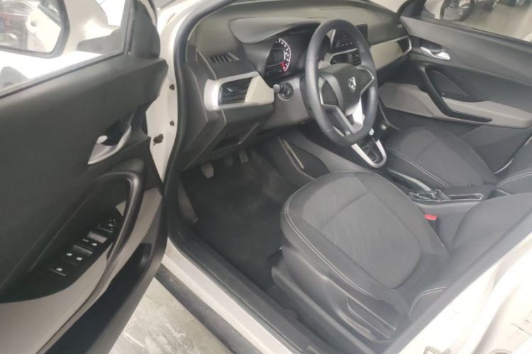 Used Baojun 510 2017 1.5L manual Comfort trim
