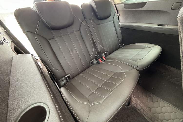 Used Mercedes-Benz GLS 2017 GLS 400 4MATIC Fashion Edition Interior 14