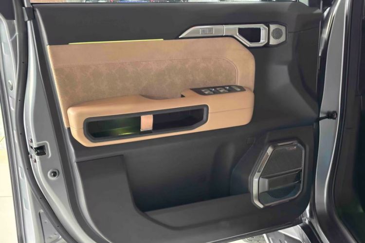 Used JETOUR Traveler 2023 2.0T All-Wheel Drive CrossPRO+ Interior 13