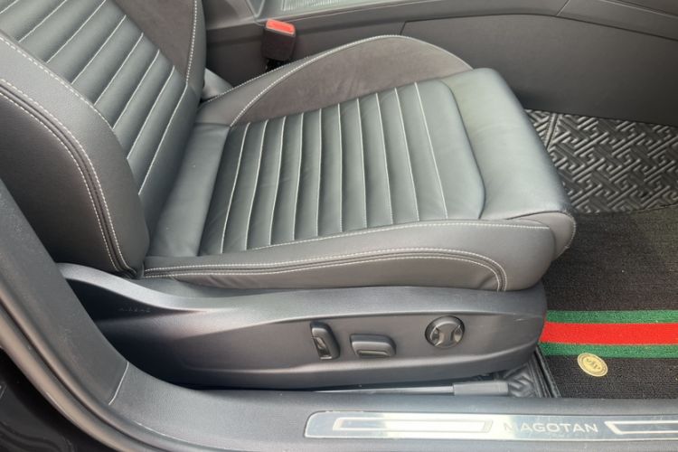 Used Volkswagen Magotan 2020 330TSI DSG Leading Model Interior 10