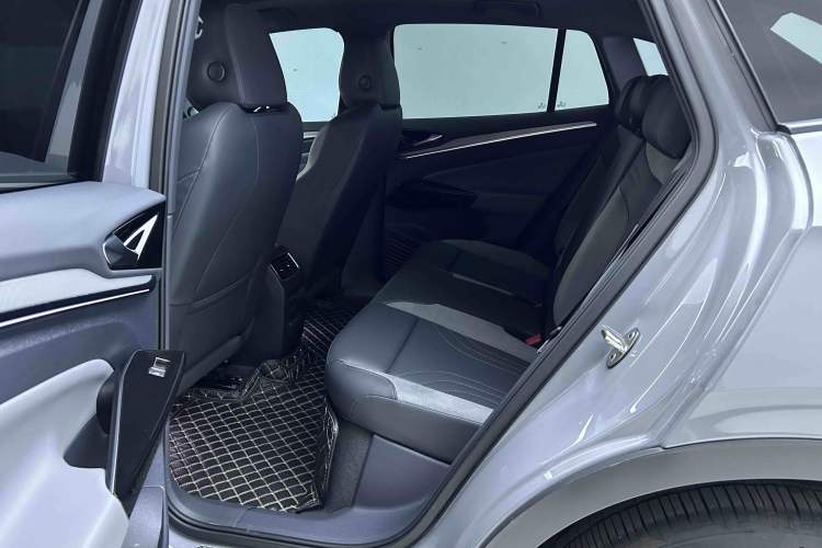 Used Volkswagen ID.4 CROZZ 2022 Long-Range Lite PRO Edition Interior 2